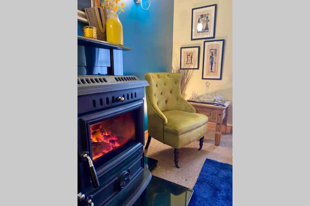 3 Bedroom House Located In Centre Of Carndonagh Exterior foto